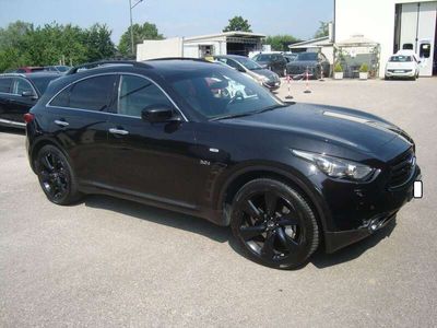 Infiniti QX70