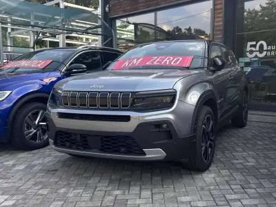 Nuova Jeep Avenger Summit 109 CV (80 kW) 2026 Grigio granito con tetto nero SUV