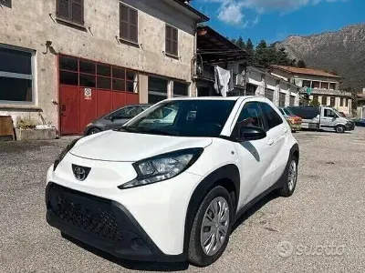 Usata Toyota Aygo X Active 72 CV (52 kW) 2022 Bianco SUV