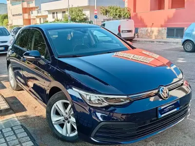 Usata VW Golf VII R-line 150 CV (110 kW) 2021 Bluazzurro Utilitaria