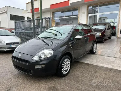 Usata Fiat Punto Young 69 CV (50 kW) 2014 Nero Utilitaria