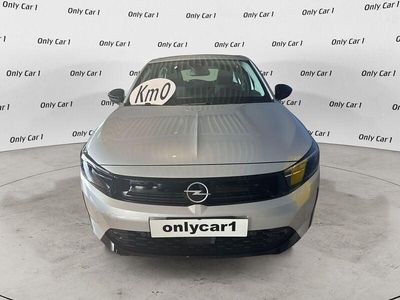 Usado Opel Corsa 75 HP (55 kW) 2024 Prateado Sedan