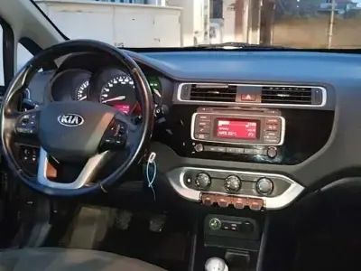 Usata Kia Rio 85 CV (62 kW) 2015 Grigio Berlina