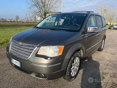 Usata Chrysler Voyager Limited 163 CV (119 kW) 2010 Grigio Monovolume