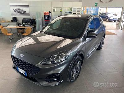 Usata Ford Kuga ST-Line 150 CV (110 kW) 2022 Grigio scuro SUV