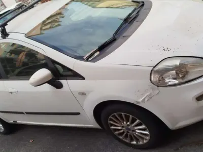 Usata Fiat Grande Punto Active 77 CV (56 kW) 2007 Bianco Utilitaria