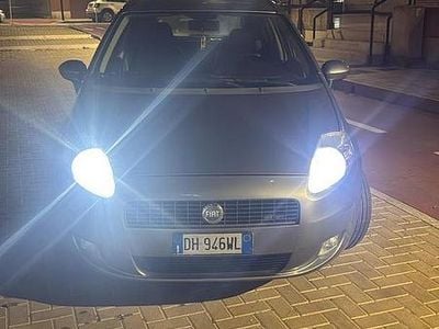 Usata Fiat Grande Punto 75 CV (55 kW) 2007 Grigio Utilitaria