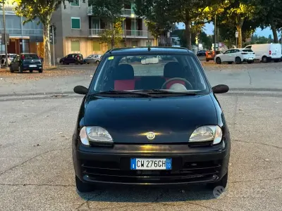 Usata Fiat 600 54 CV (39 kW) 2005 Nero Utilitaria