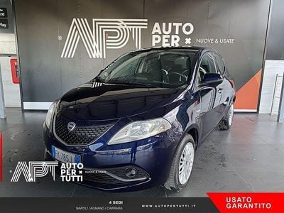 Usata Lancia Ypsilon Gold 69 CV (50 kW) 2017 Blu Utilitaria