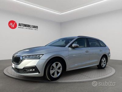 Usata Skoda Octavia Executive 116 CV (85 kW) 2022 Grigio Station wagon