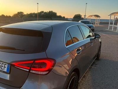 Usata Mercedes A180 116 CV (85 kW) 2019 Grigio Berlina