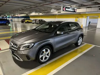 Usado Mercedes GLA250 211 CV (155 kW) 2018 Gris SUV