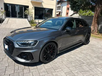 Usata Audi RS4 450 CV (330 kW) 2021 Grigio Station wagon