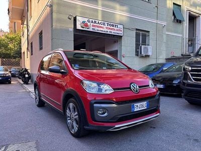 Usata VW cross up! 75 CV (55 kW) 2017 Rosso Utilitaria