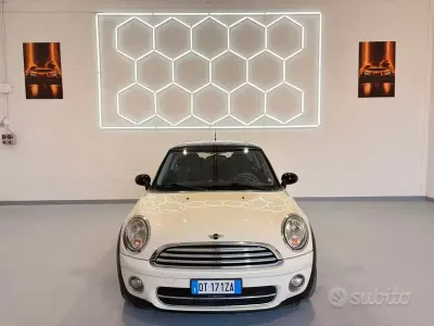 Usata Mini Cooper 120 CV (88 kW) 2009 Bianco Utilitaria