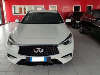 Infiniti Q30