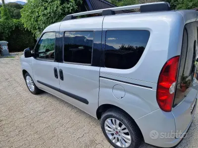Usata Fiat Doblò 90 CV (66 kW) 2010 Grigio Monovolume