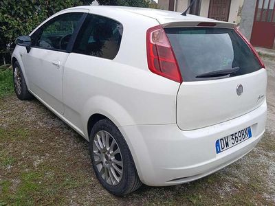 Bianco Usata 2009 Fiat Grande Punto Utilitaria | 3000 € (Buon prezzo)