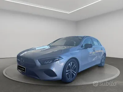 Nuova Mercedes A180 Advanced 116 CV (85 kW) 2025 Grigio Berlina