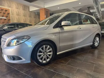 Usata Mercedes B180 Executive 109 CV (80 kW) 2012 Argento Monovolume