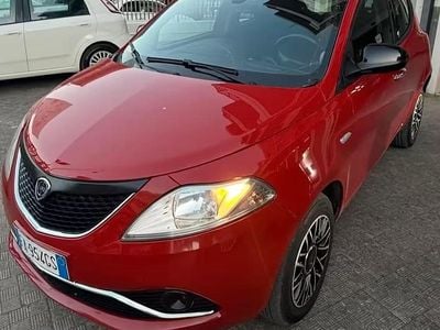 Usata Lancia Ypsilon 80 CV (58 kW) 2015 Utilitaria