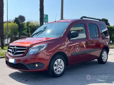 Begagnad Mercedes Citan 111 90 HK (66 kW) 2015 Röd Kombi