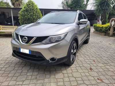 Usata Nissan Qashqai N-Connecta 110 CV (80 kW) 2016 Grigio SUV