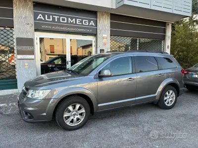 Usata Fiat Freemont 140 CV (102 kW) 2013 Grigio SUV