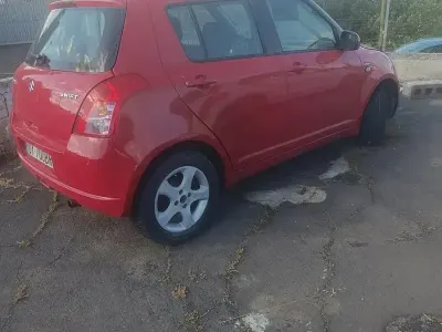 Usata Suzuki Swift 75 CV (55 kW) 2009 Rosso Utilitaria