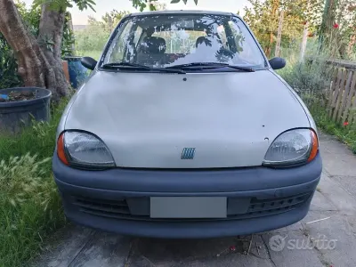 Usata Fiat 600 39 CV (28 kW) 1998 Grigio Berlina