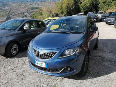 Usata Lancia Ypsilon Gold 69 CV (50 kW) 2022 Blu Utilitaria