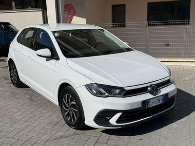 Usata VW Polo Life 95 CV (69 kW) 2023 Bianco Utilitaria