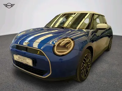 Nuova Mini Cooper SE Favoured 160 kW (218 CV) 2025 Blu/azzurro Utilitaria