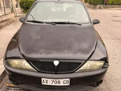 Usata Lancia Ypsilon 54 CV (39 kW) 1998 Nero Utilitaria