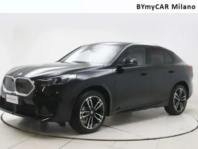 Usata BMW iX2 M Sport 150 kW (204 CV) 2026 Black sapphire metallizzato SUV