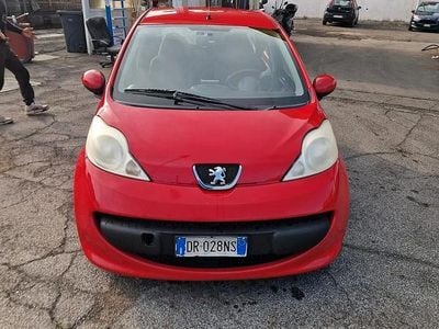 Usata Peugeot 107 68 CV (50 kW) 2009 Rosso Utilitaria