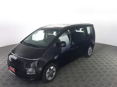 Usata Hyundai Staria 177 CV (130 kW) 2024 Abyss black Monovolume