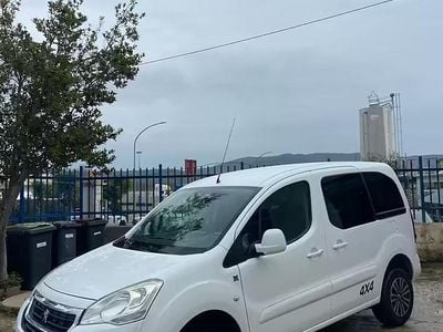 Usata Peugeot Partner Outdoor 100 CV (73 kW) 2018 Bianco Monovolume