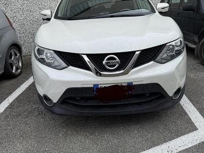 Usata Nissan Qashqai Tekna 116 CV (85 kW) 2017 Bianco SUV