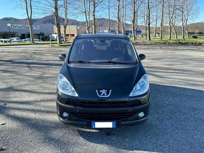 usata Peugeot 1007 1.4 hdi neopatentati