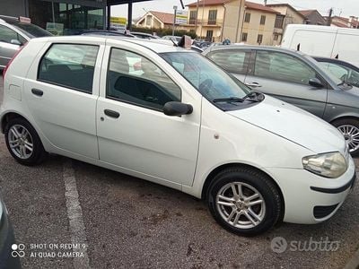 Usata Fiat Punto Classica 60 CV (44 kW) 2011 Bianco Utilitaria