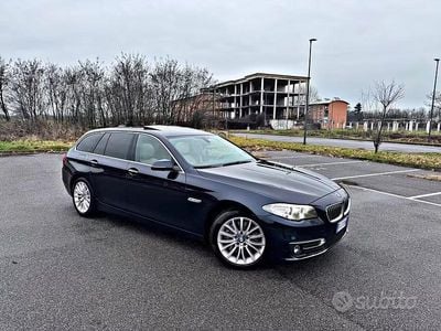 Usata BMW 530 Luxury Line 258 CV (189 kW) 2014 Blu Station wagon