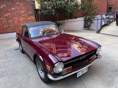 Bordeaux metallizzato Usata 1972 Triumph TR6 Cabrio | 21.500 €