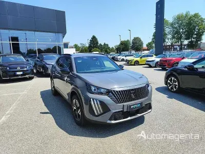 Nuova Peugeot 2008 Allure 102 CV (75 kW) 2026 Grigio SUV