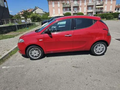 Usata Lancia Ypsilon Platinum 69 CV (50 kW) 2016 Utilitaria