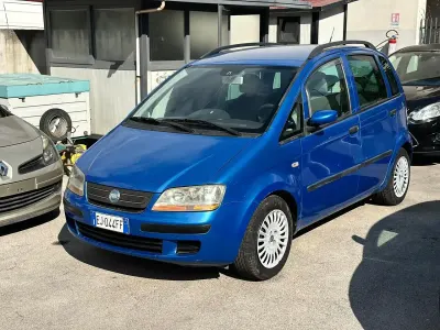 Usata Fiat Idea 95 CV (69 kW) 2004 Blu Monovolume