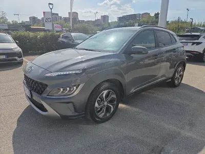 Käytetty Hyundai Kona 141 HP (103 kW) 2022 Harmaa Katumaasturi