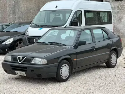 Usado Alfa Romeo 33 88 CV (64 kW) 1993 Gris Berlina