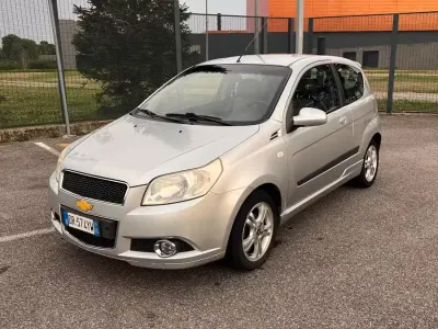 Usata Chevrolet Aveo LS 82 CV (60 kW) 2008 Argento Berlina