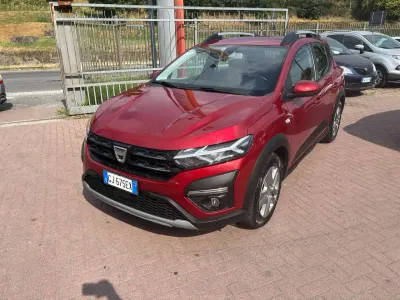 Usata Dacia Sandero Comfort 91 CV (66 kW) 2022 Rosso Berlina